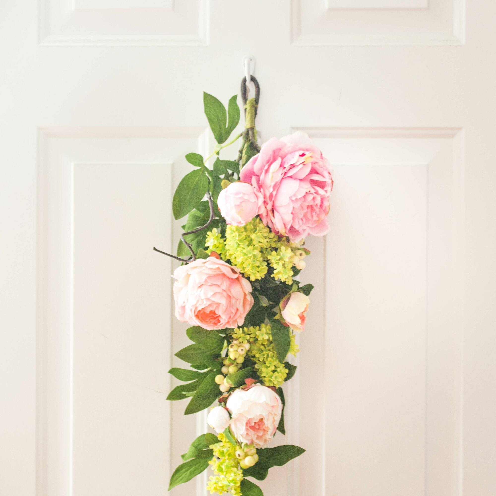 24" Pink Mixed Peony & Hydrangea Teardrop Swag